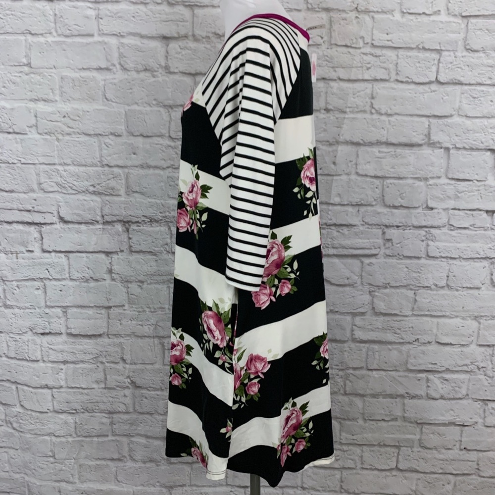 NWT Black & White Striped & Floral Pockets Dress - Picture 3 of 5